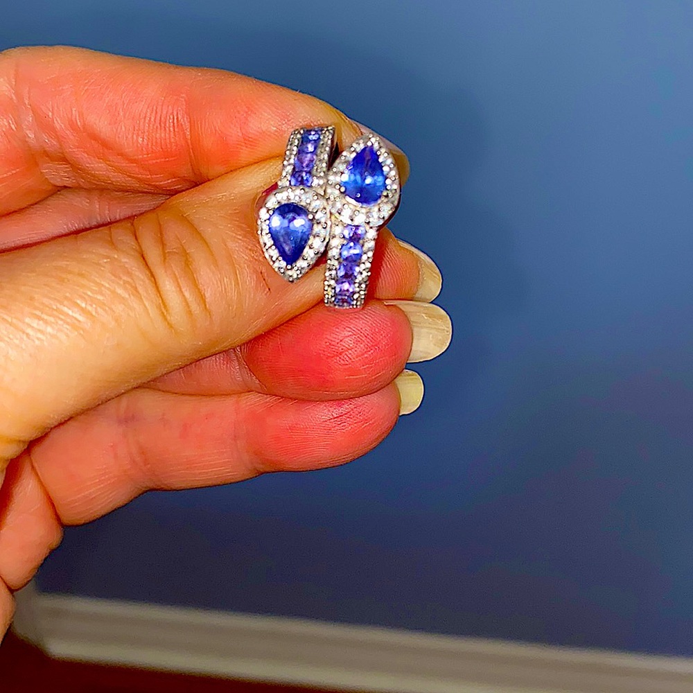 Genuine 925 SS Tanzanite ring - Size 7